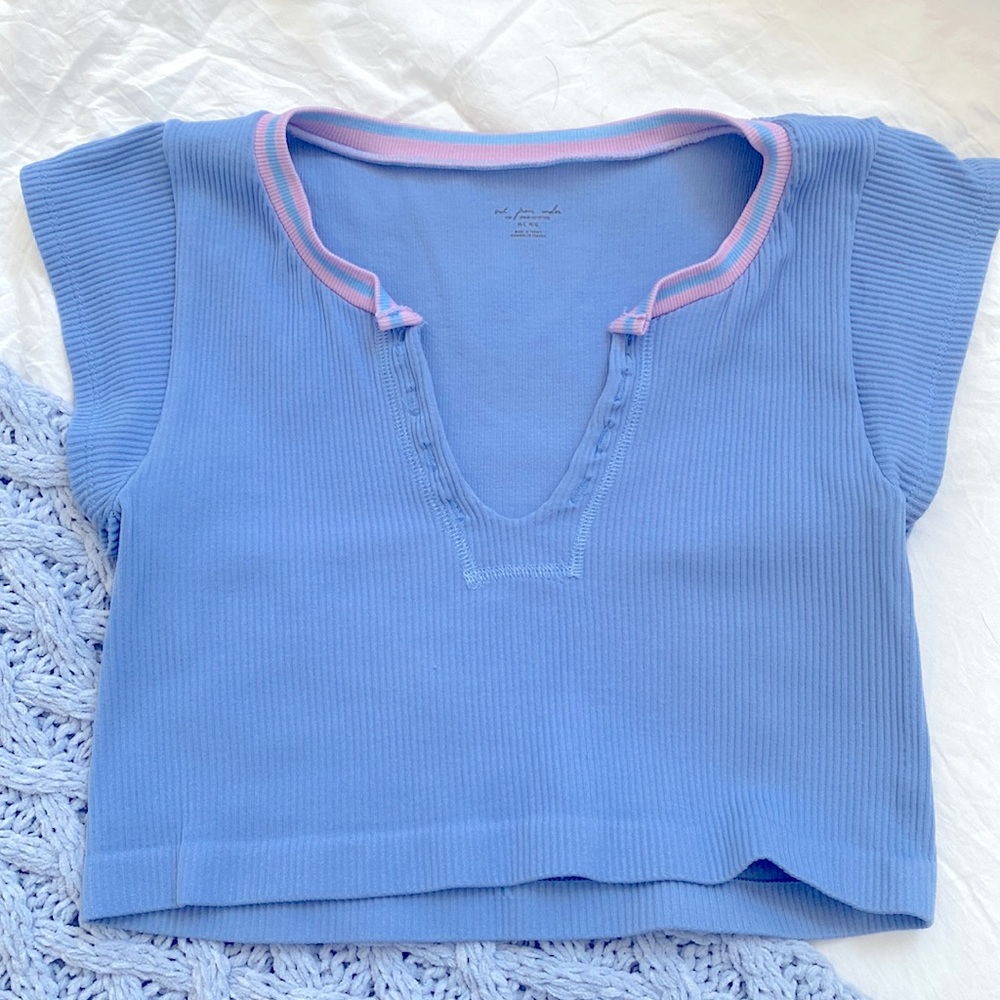 urban outfitters, size M/L, blue and pink cropped top